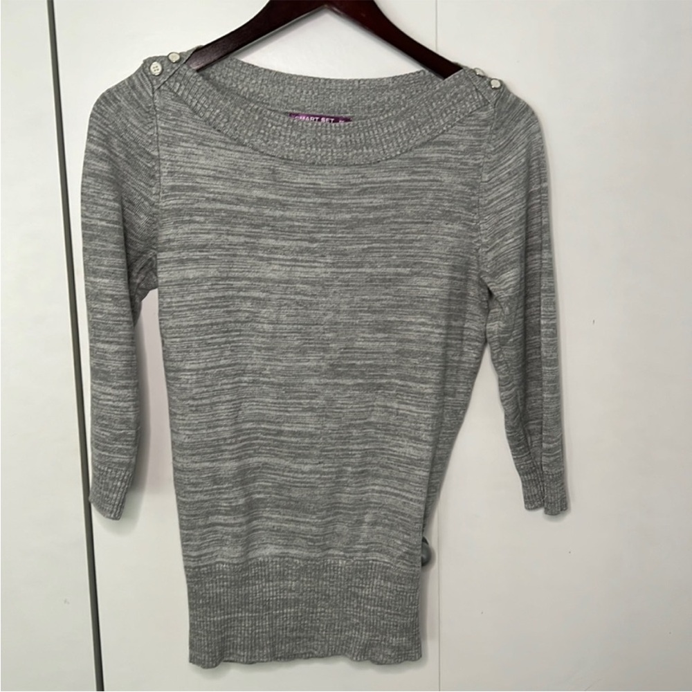 🔴 3/4 Sleeve Sweater - Any 3 items with a 💸 for $10